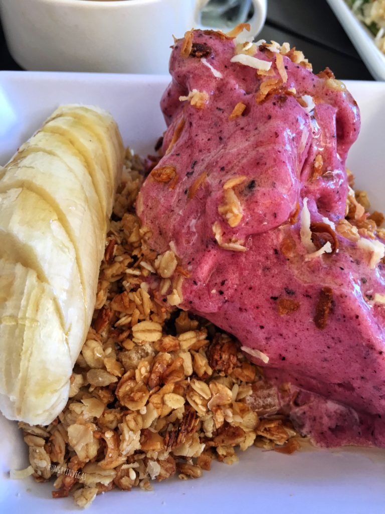 Anuenue Cafe Acai Bowl